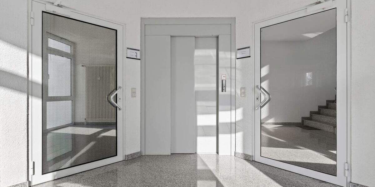 Gewerbeobjekt Ettlingen - 9 Zimmer, 280 m&sup2;, 3.052&euro; | Angebot:25680893