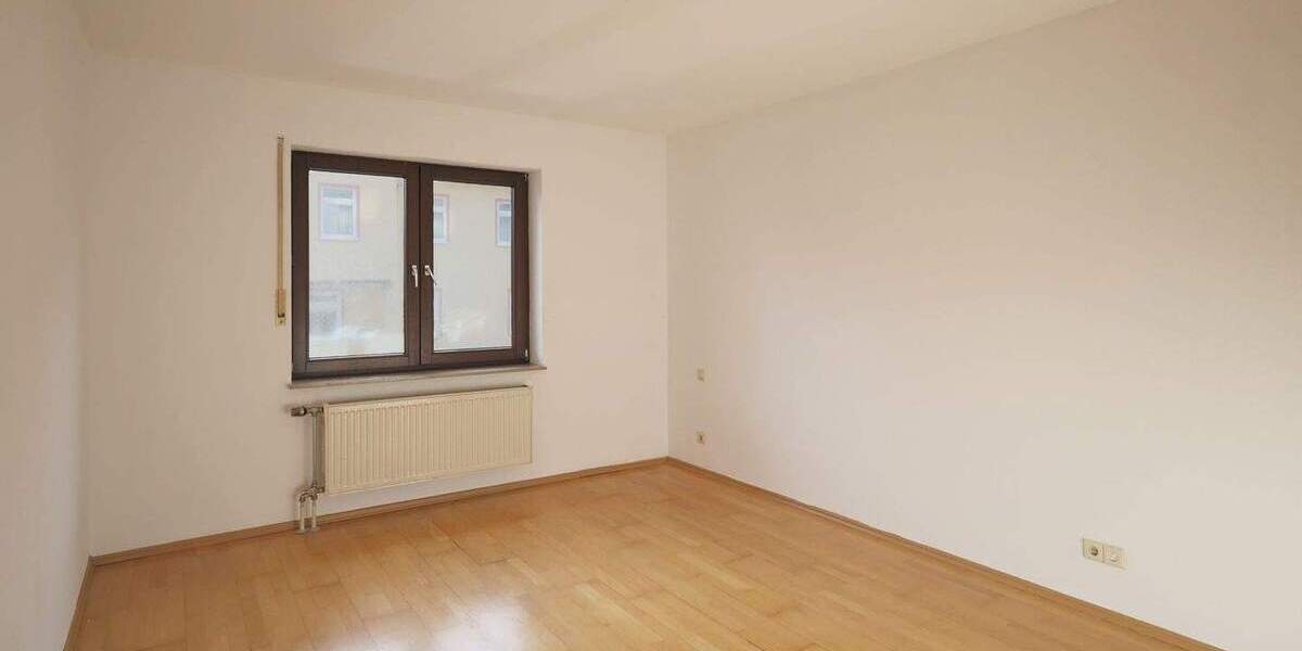 Etagenwohnung Schömberg - 3 Zimmer, 92 m&sup2;, 192.000&euro; | Angebot:25682118