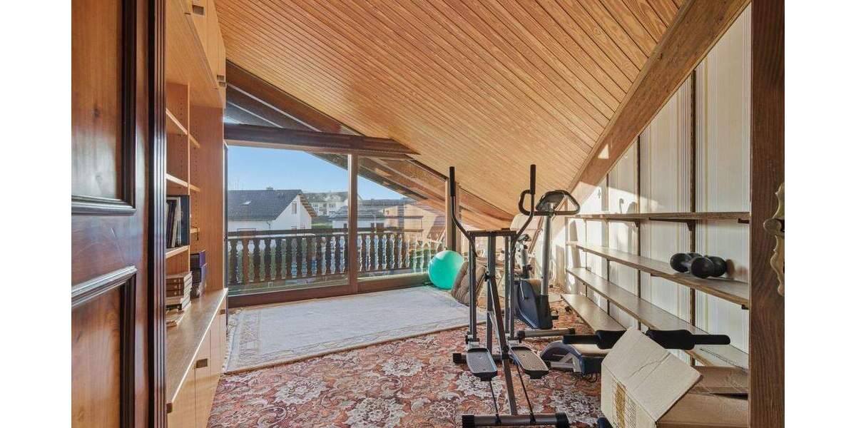 Einfamilienhaus Kuppenheim - 8 Zimmer, 216 m&sup2;, 749.000&euro; | Angebot:25728710