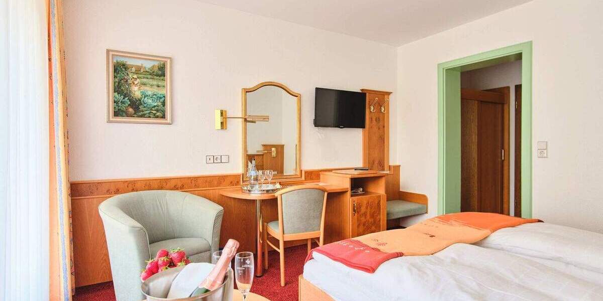 Einfamilienhaus Enzklösterle - 2 Zimmer, 850.000&euro; | Angebot:25748628