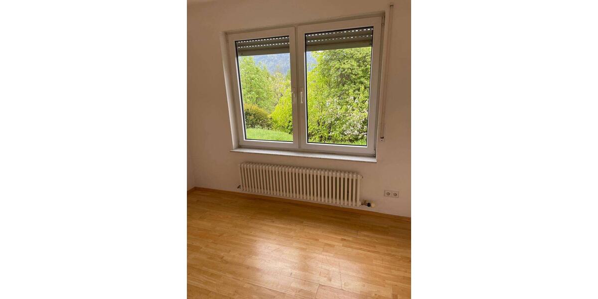 Etagenwohnung Forbach - 4 Zimmer, 134 m&sup2;, 1.200&euro; | Angebot:25561032