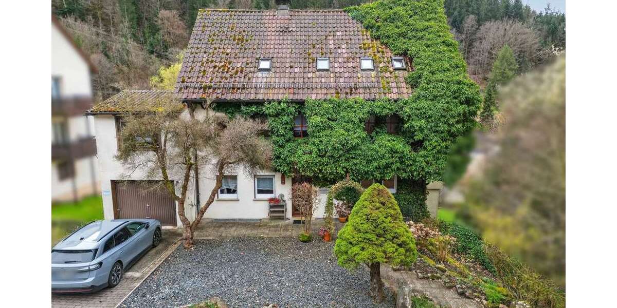 Einfamilienhaus Höfen - 9 Zimmer, 345 m&sup2;, 519.000&euro; | Angebot:25860504