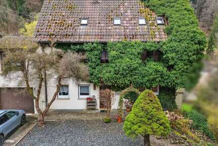 Haus Höfen - 9 Zimmer, 345 m&sup2;, 519.000&euro; | Angebot:25860504