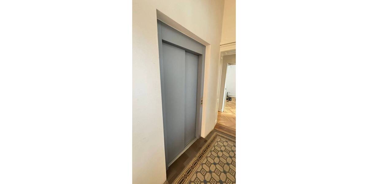 Gewerbeobjekt Baden-Baden Innenstadt - 8 Zimmer, 213 m&sup2;, 2.500&euro; | Angebot:25666700