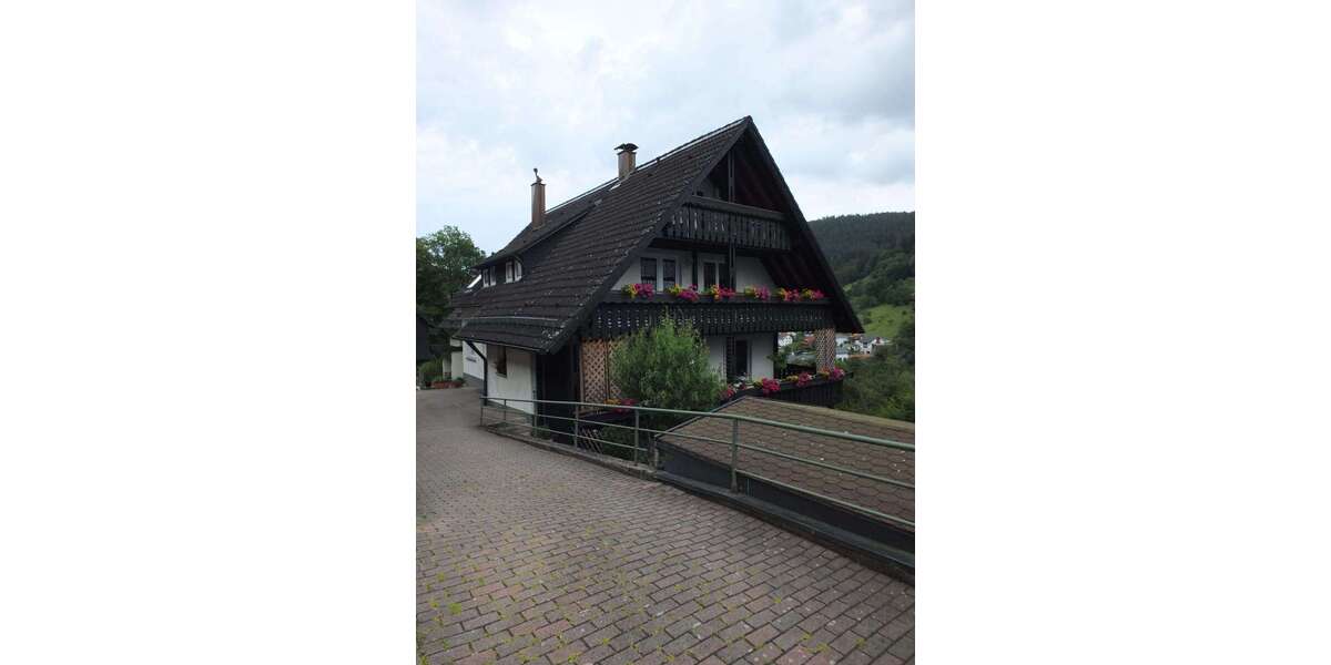 Etagenwohnung Bad Wildbad - 2 Zimmer, 60 m&sup2;, 150.000&euro; | Angebot:24803312
