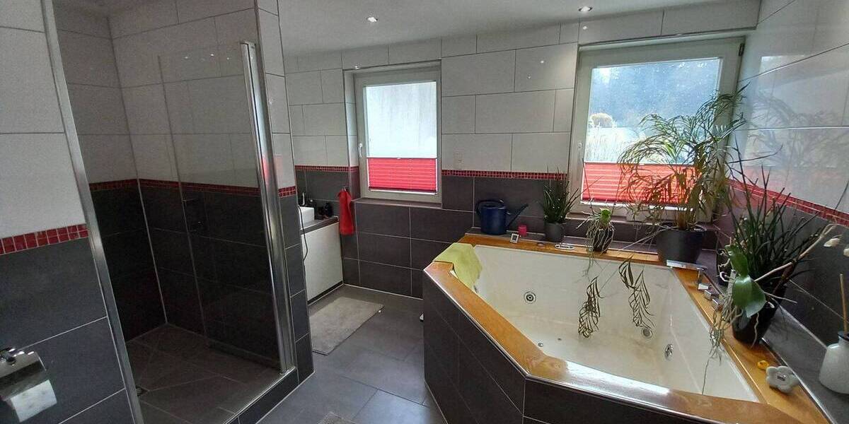 Einfamilienhaus Marxzell Pfaffenrot - 9 Zimmer, 309 m&sup2;, 1.090.000&euro; | Angebot:25666919