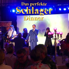 Das perfekte Schlager Dinner 08.10.2027 Scheck in Kochfabrik