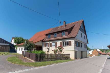 Haus Simmersfeld - 8 Zimmer, 182 m&sup2;, 229.000&euro; | Angebot:25450990