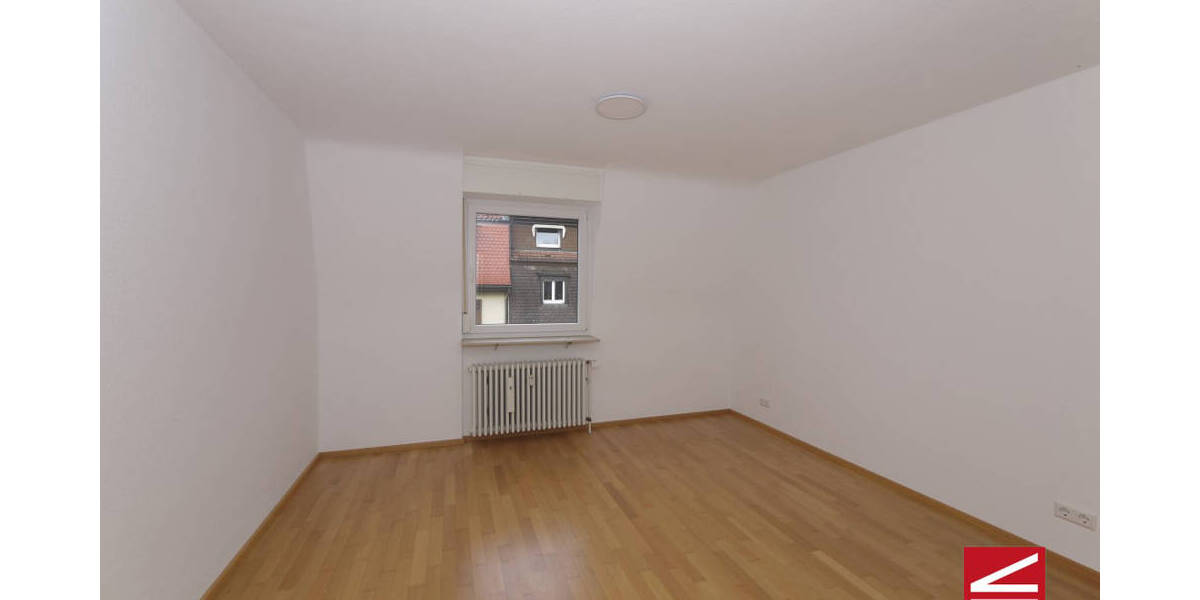 Etagenwohnung Baden-Baden Innenstadt - 4 Zimmer, 132 m&sup2;, 335.000&euro; | Angebot:25692846