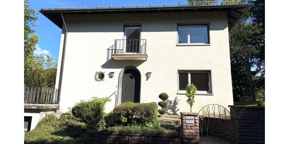 Etagenwohnung Bad Herrenalb - 4 Zimmer, 104 m&sup2;, 1.350&euro; | Angebot:23232199