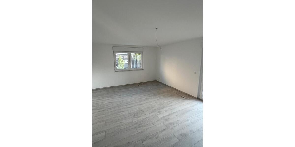 Erdgeschoßwohnung Rastatt - 3 Zimmer, 82 m&sup2;, 1.300&euro; | Angebot:23808277