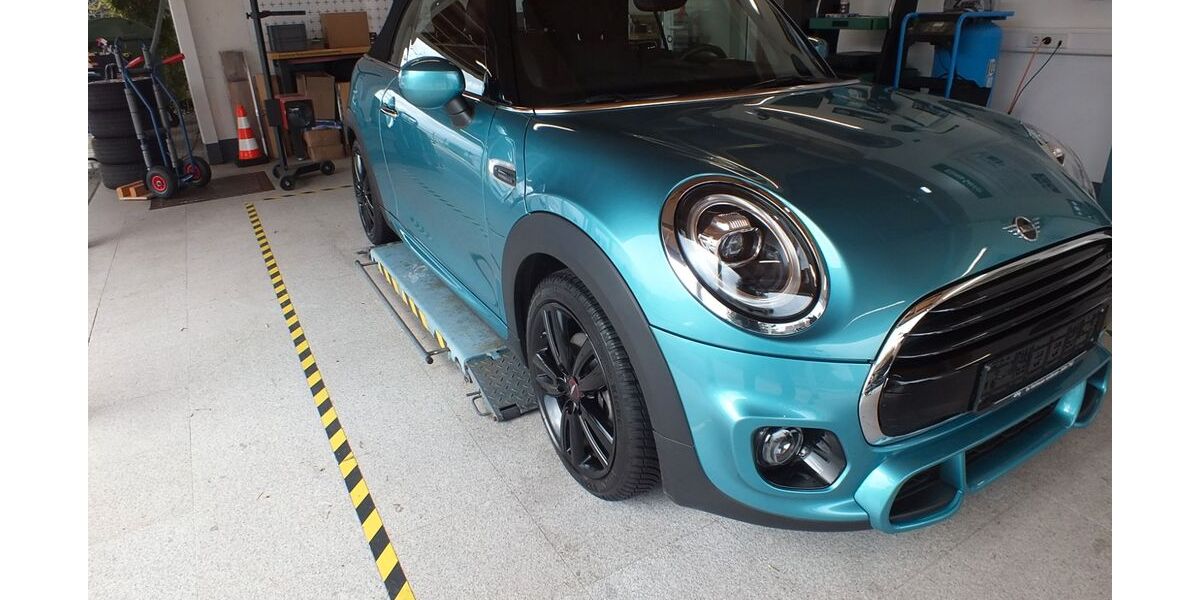 Mini Cooper Cabrio 36.698 km 22.650 &euro; Baden-Baden 76530