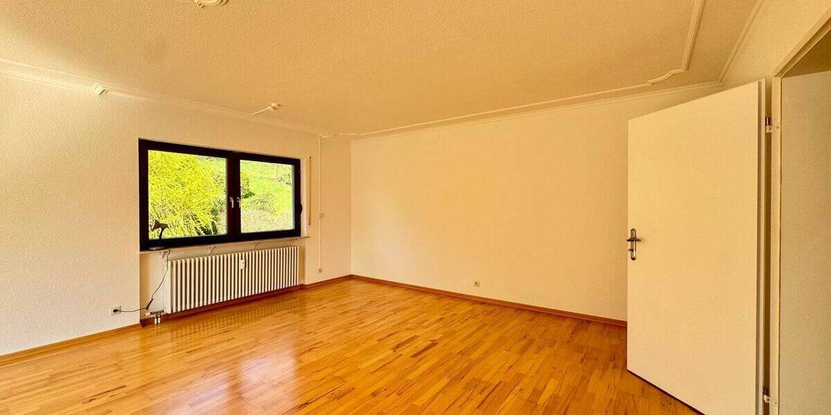 Etagenwohnung Baden-Baden Innenstadt - 3 Zimmer, 105 m&sup2;, 365.000&euro; | Angebot:25877330